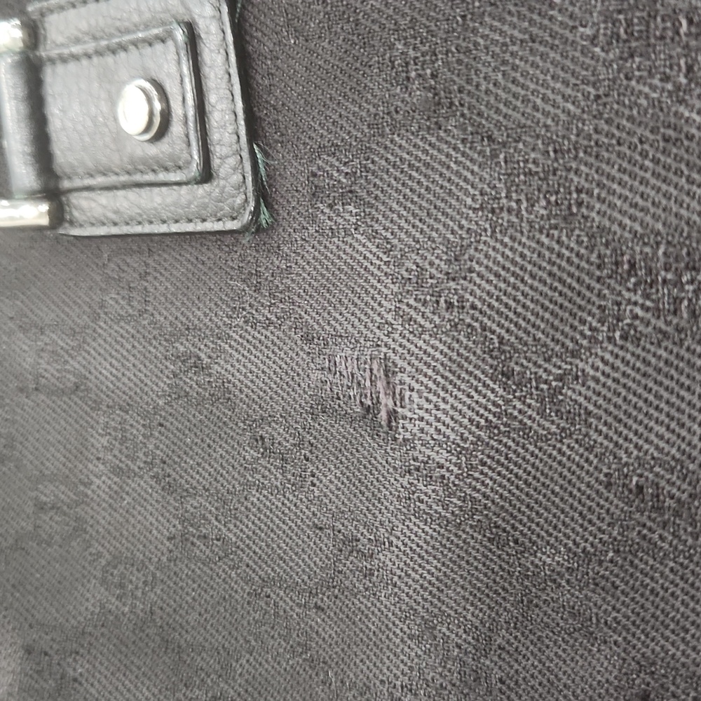 Gucci Canvas Abbey Elegant Black Crossbody Bag - Picture 3 of 9
